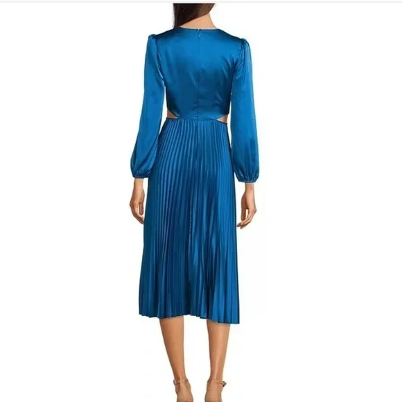 Adelyn Rae, Long Blouson Sleeve, Pleated Skirt, Side Cut-Out Dress, EUC,Size Med - Picture 3 of 12